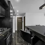 Center Modern Loft By Bookinghost Lägenhet