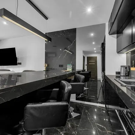 Center Modern Loft By Bookinghost